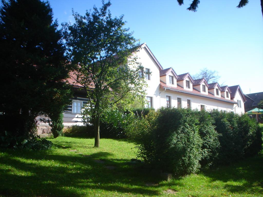 Penzion Pod Vyhlidkou Pecka Bagian luar foto