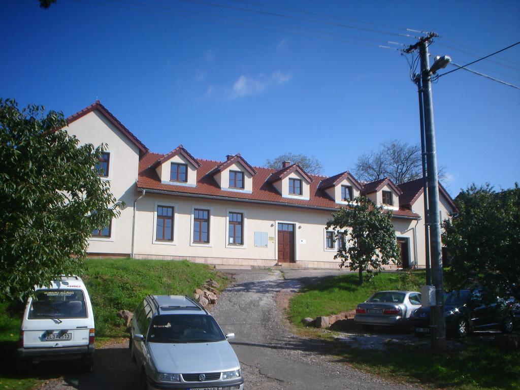 Penzion Pod Vyhlidkou Pecka Bagian luar foto